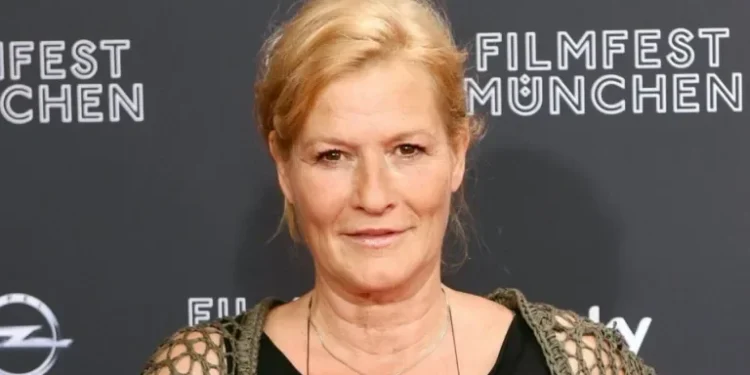 Die Wahrheit über Suzanne von Borsody Krankheit: Ein Einblick in ihr Leben und ihre Herausforderungen